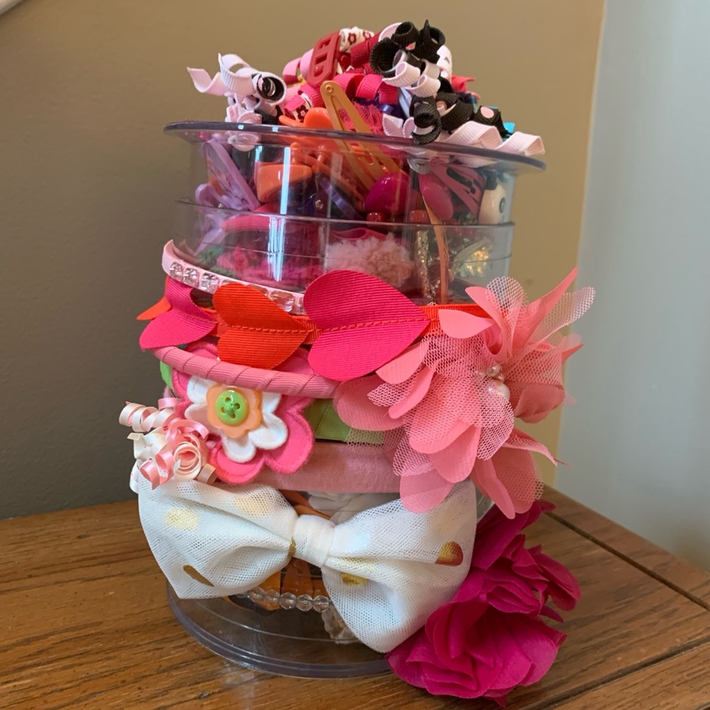 Beautiful collection of hair accessories! Many are Gymboree.